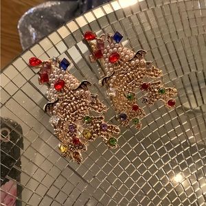 Super cute reindeer earrings adorable Holiday or everyday!